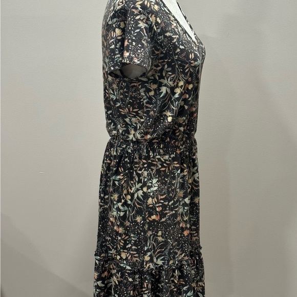 Lc Lauren Conrad Women’s Floral Short Sleeve V-Neck Dress Size Medium - Picture 5 of 8